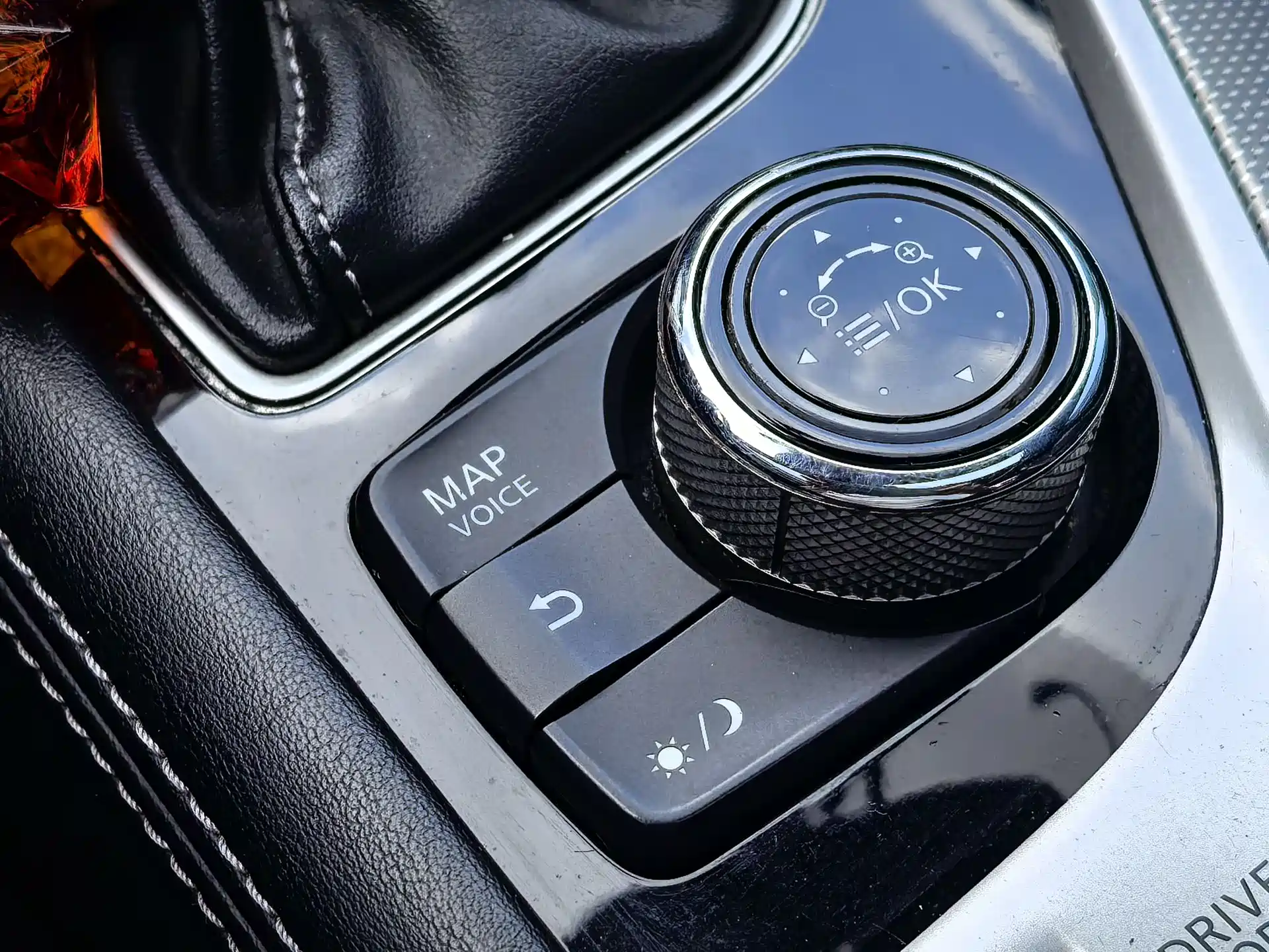 Фото 49 - Infiniti Q50L