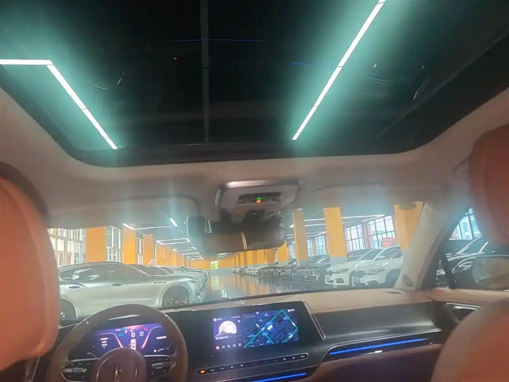 Hongqi H9 2024 2.0T Qi Enjoy Private Fashion Edition фото 18