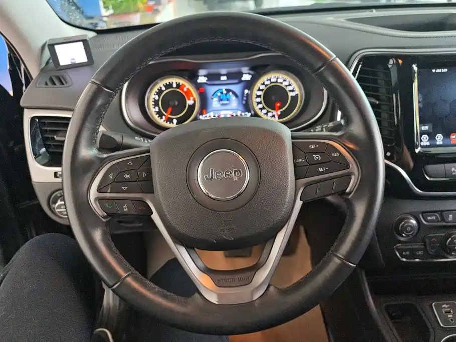 Jeep Cherokee 2021 2020 2.0T 2WD Leading Edition