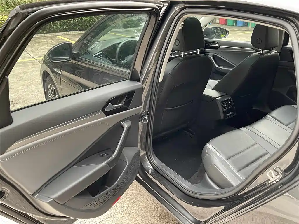 Volkswagen Sagitar 2021 200TSI DSG Comfort Smart Edition фото 8
