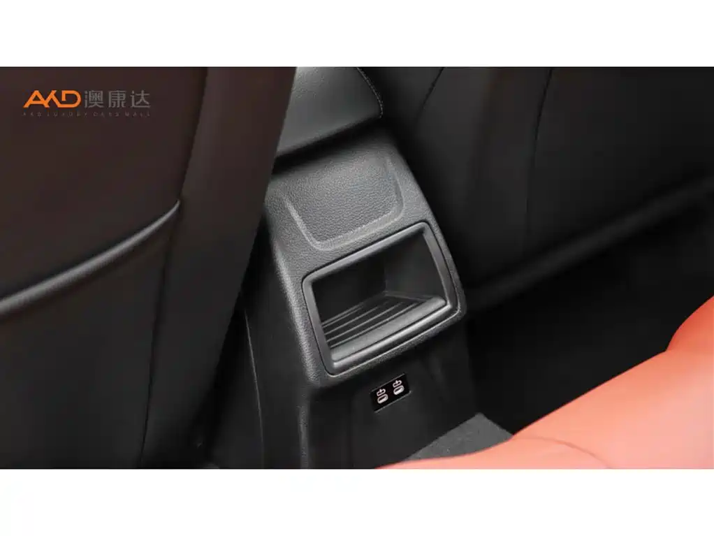BMW 1 Series 2023 125i M Sport Shadow Edition фото 9