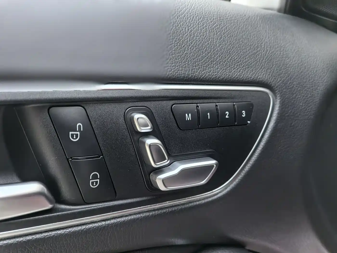 Mercedes-Benz GLA 2018 GLA 200 Dynamic фото 9