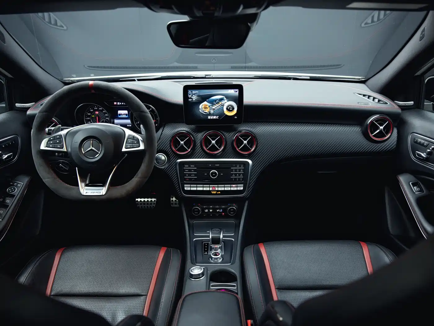 Mercedes-Benz A-Class AMG (Import) 2016 AMG A 45 4MATIC фото 8