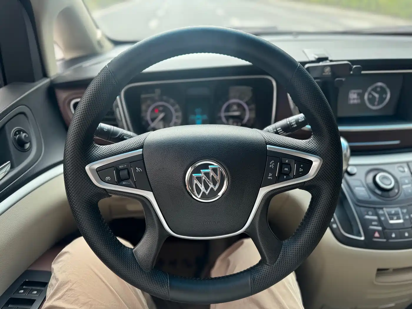 Buick GL8 2017 25S Luxury China V фото 4