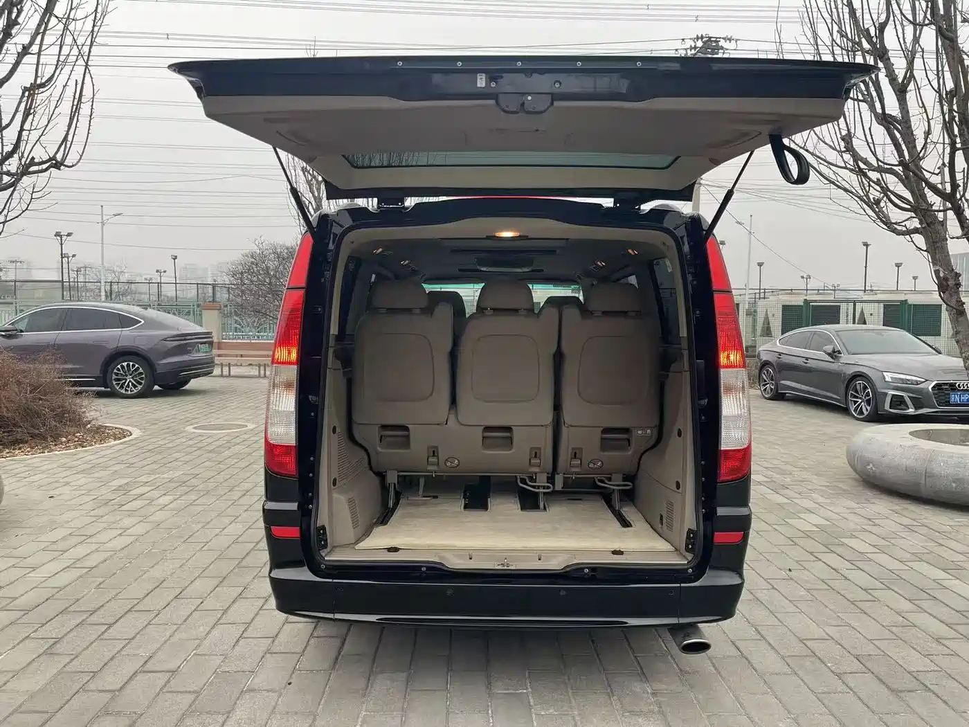Mercedes-Benz Viano (Import) 2010 Model Viano 3.5L фото 9