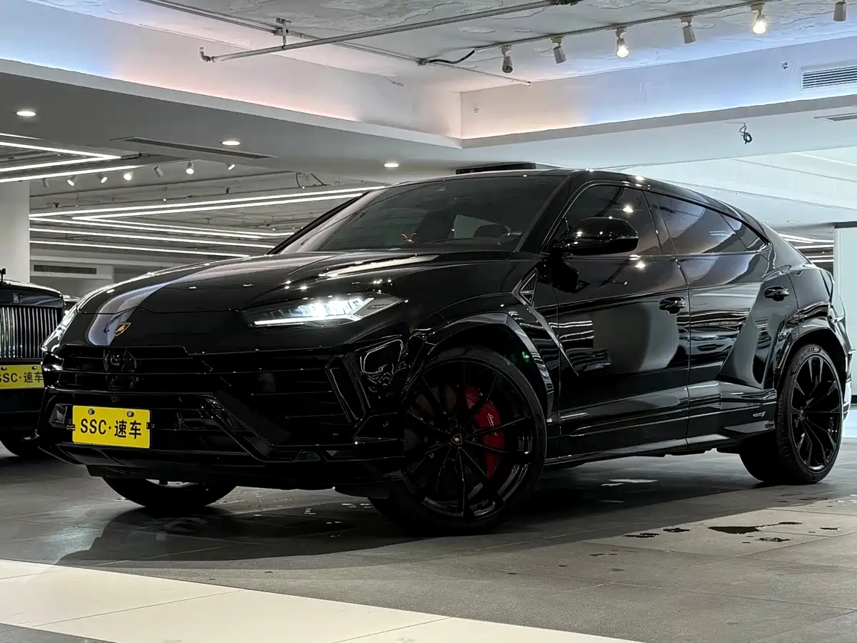 Фото 1 - Lamborghini Urus