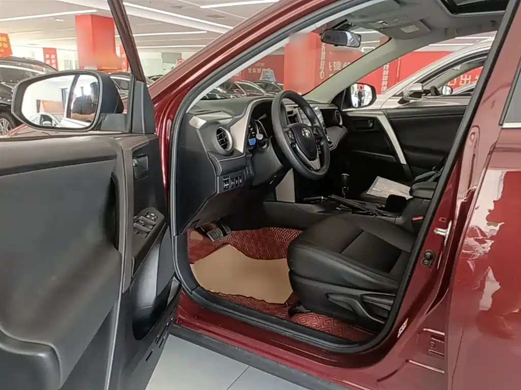 Toyota RAV4 Rongfang 2016 2.0L CVT 2WD Trend (China V) фото 16