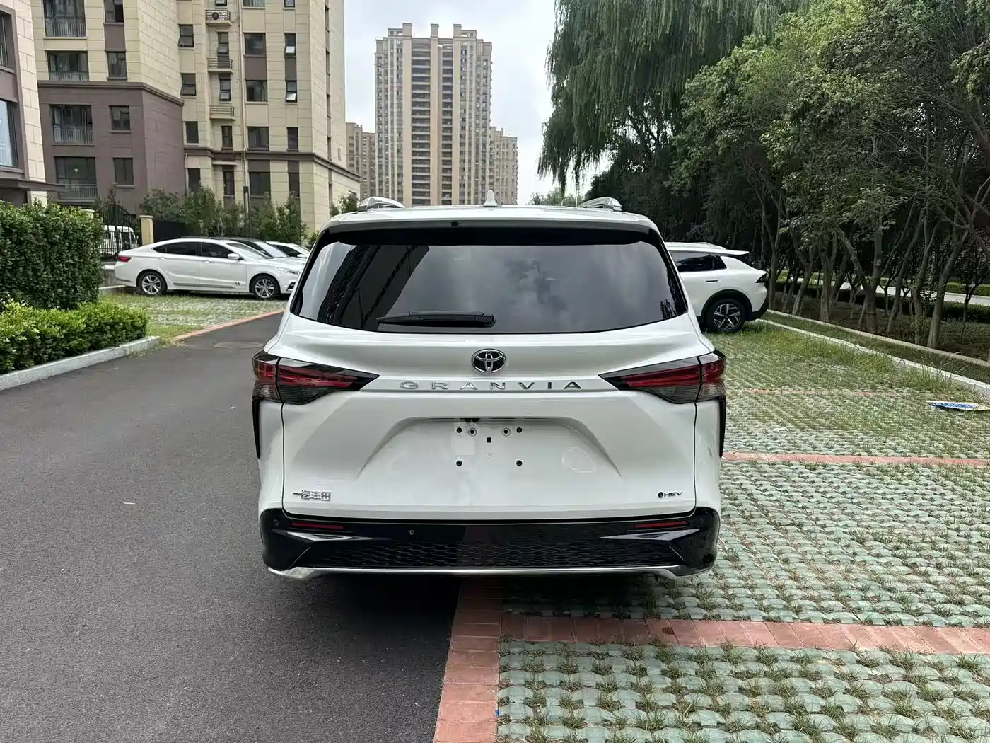 Фото 6 - Toyota Granvia