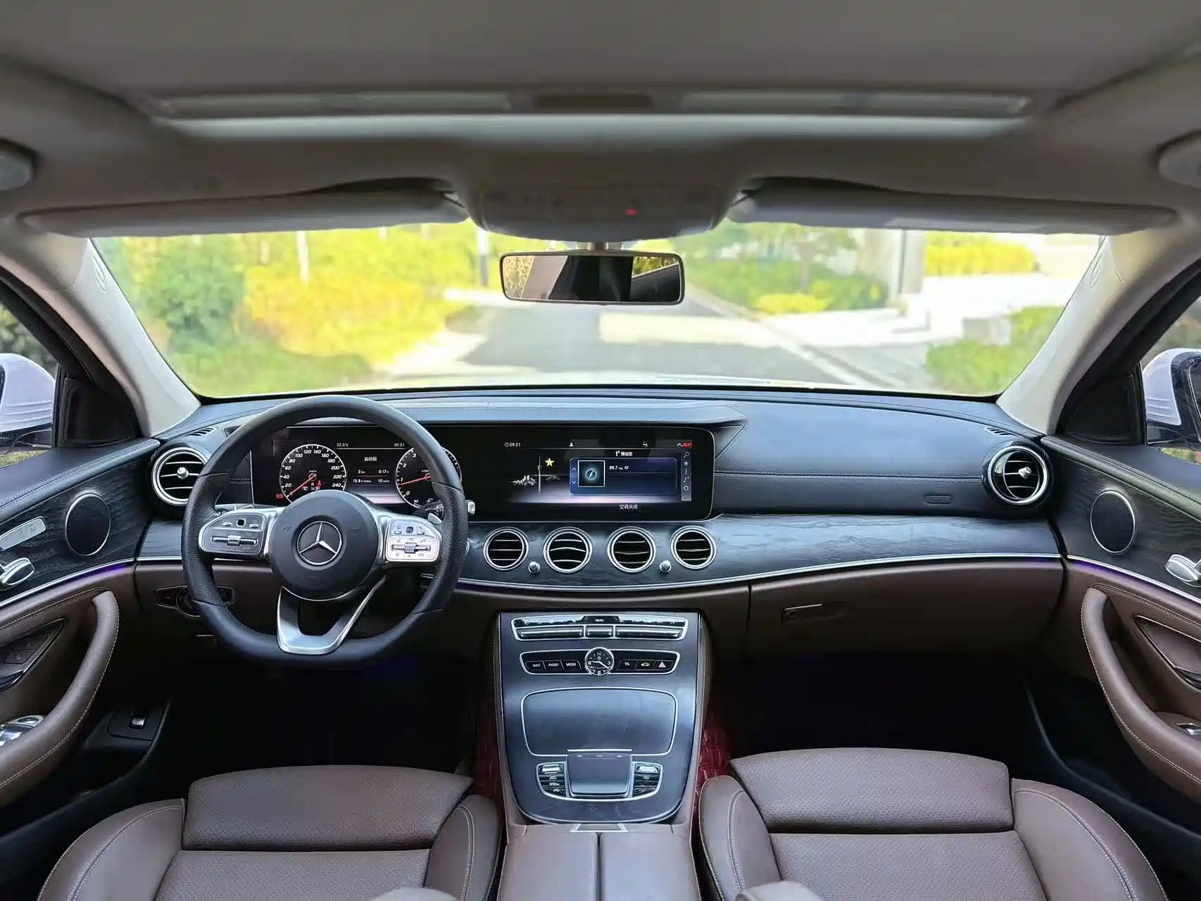 Фото 5 - Mercedes-Benz E-Class