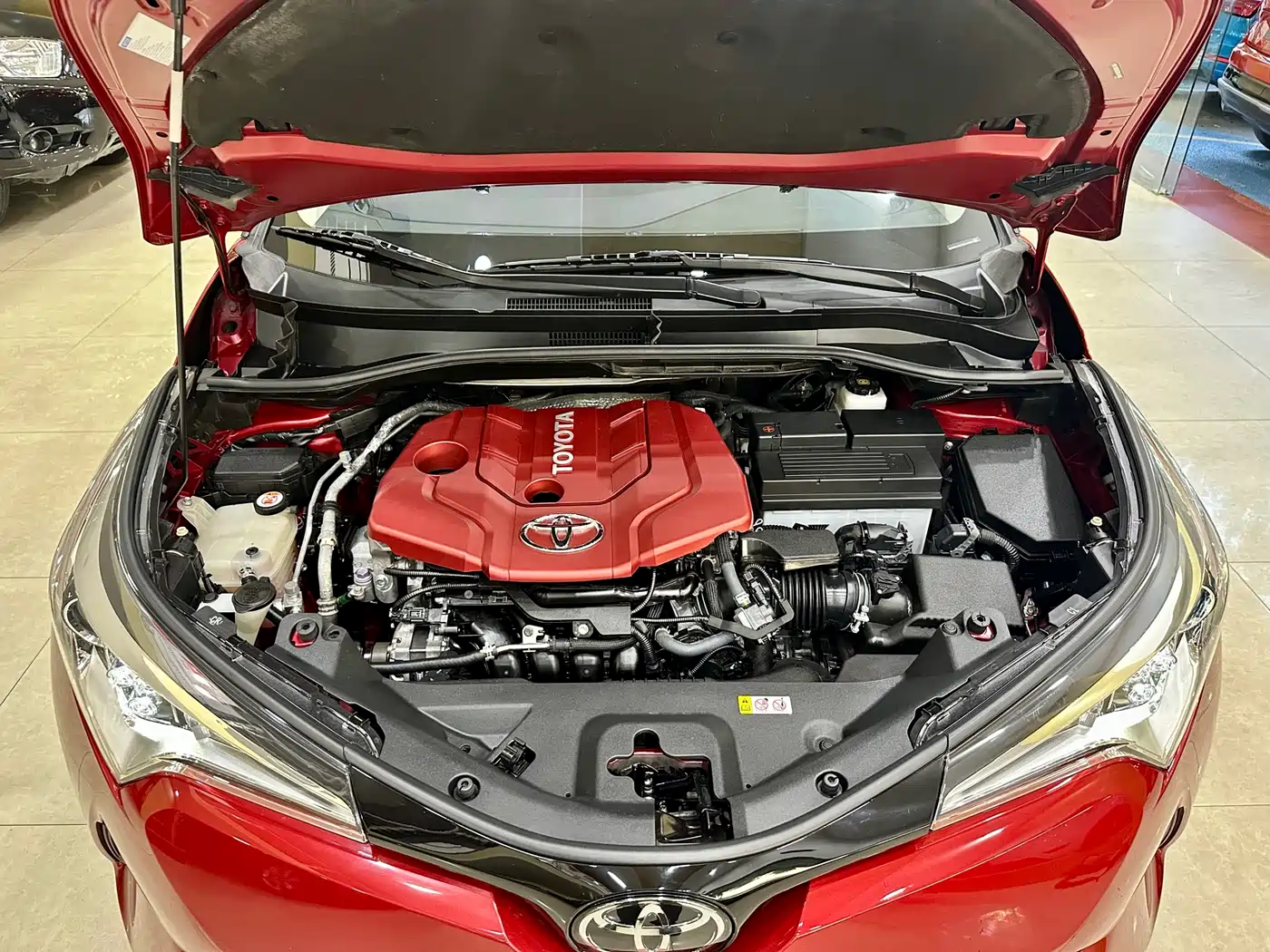 Toyota C-HR 2020 Model 2.0L Leading фото 19