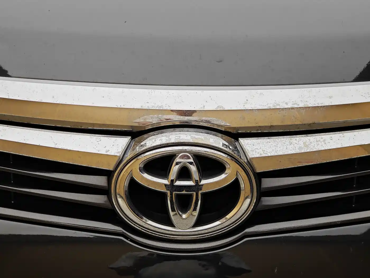 Toyota Camry 2016 2.0E 10th Anniversary Elite Edition фото 3