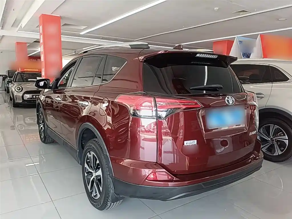 Toyota RAV4 Rongfang 2016 2.0L CVT 2WD Trend (China V) фото 5