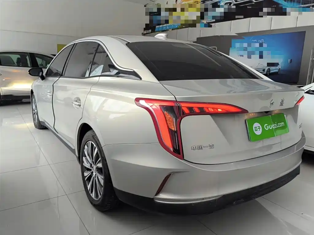 Hongqi E-QM5 2022 431km Charging Enjoyment Edition фото 23