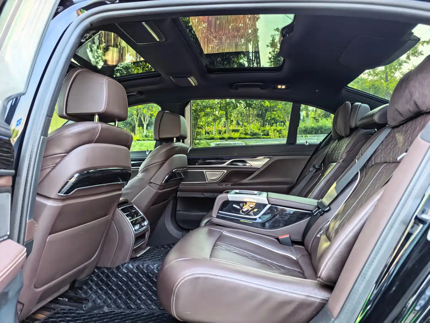 BMW 7 Series 2021 Model 730Li M Sport Package фото 9
