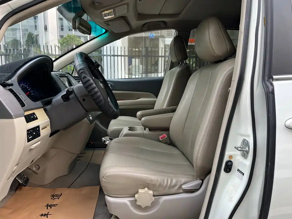 BYD M6 2015 2015 2.4L Automatic Luxury