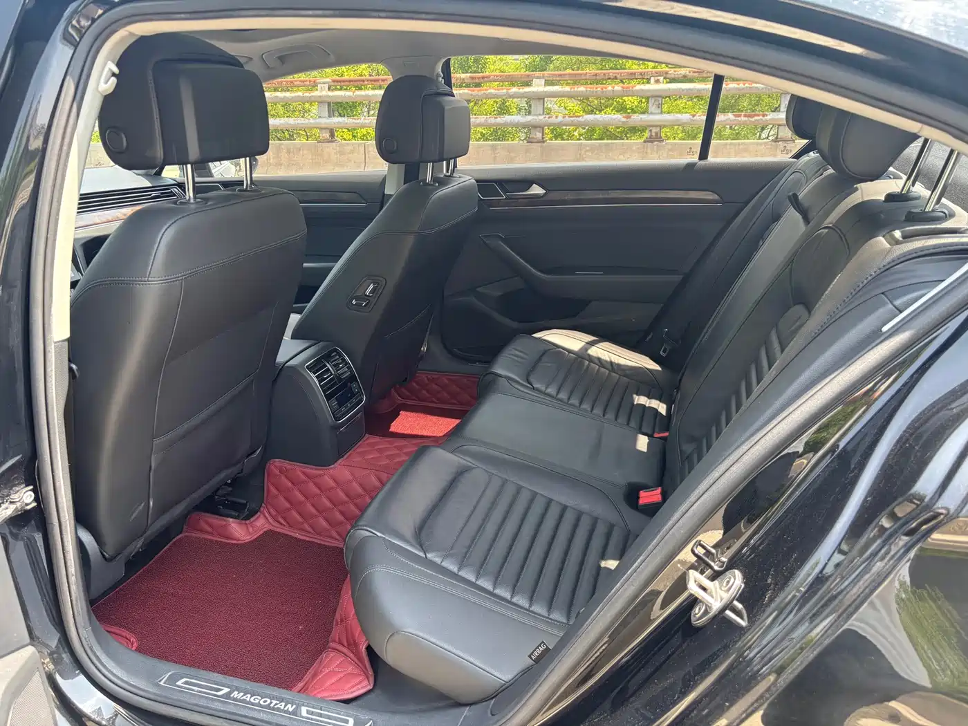Volkswagen Magotan 2018 Facelift 330TSI DSG Luxury фото 6