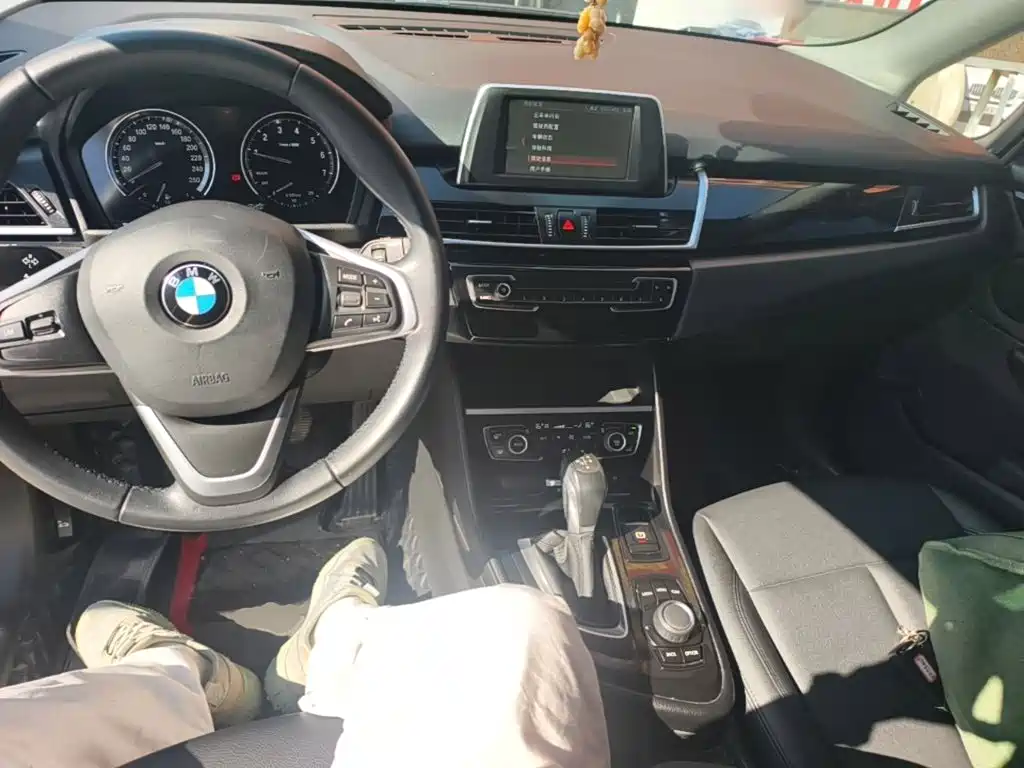 Фото 10 - BMW 2 Series Touring