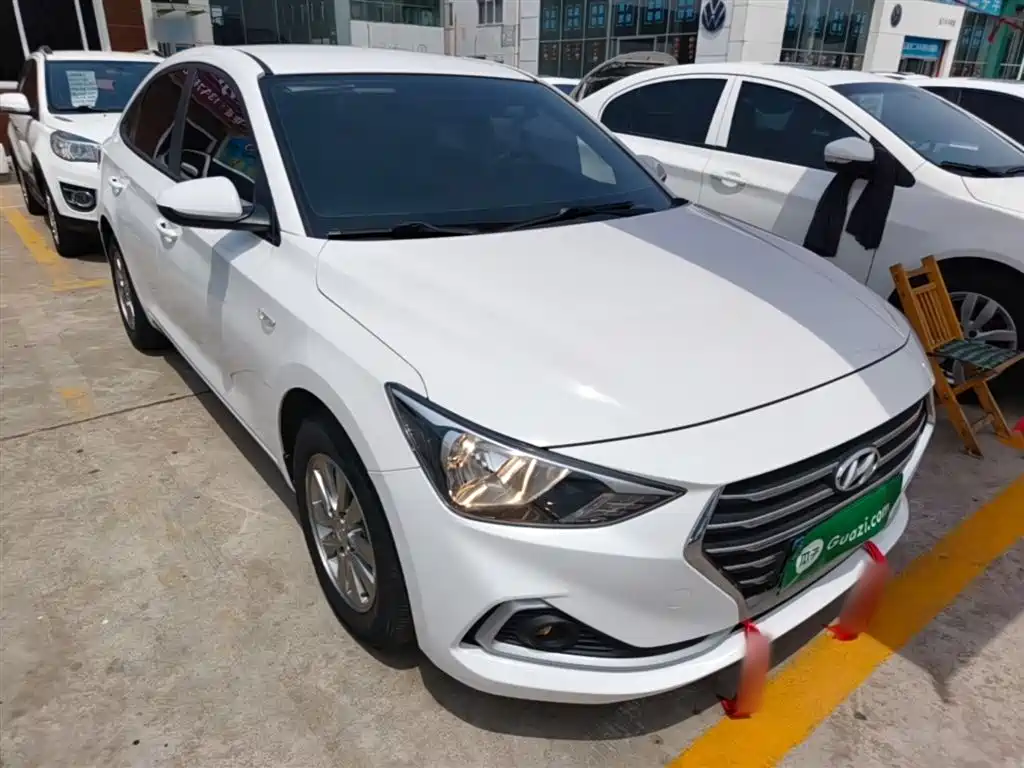 Hyundai Elantra 2018 1.6L Automatic Pleasing Edition GL China VI фото 4
