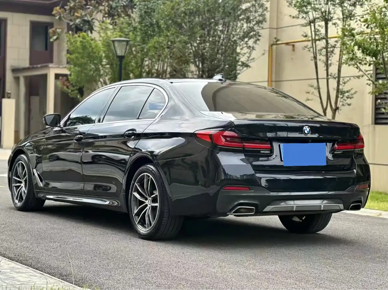 BMW 5 Series 2022 525Li M Sport Package фото 8