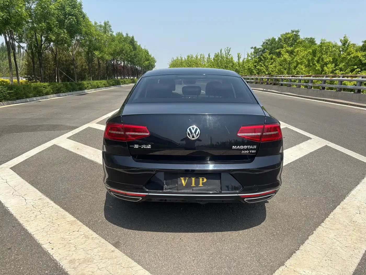 Volkswagen Magotan 2018 Facelift 330TSI DSG Luxury фото 8