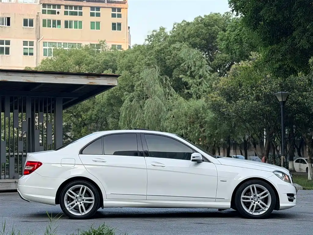 Mercedes-Benz C-Class 2013 C 260 Fashion Grand Edition фото 7