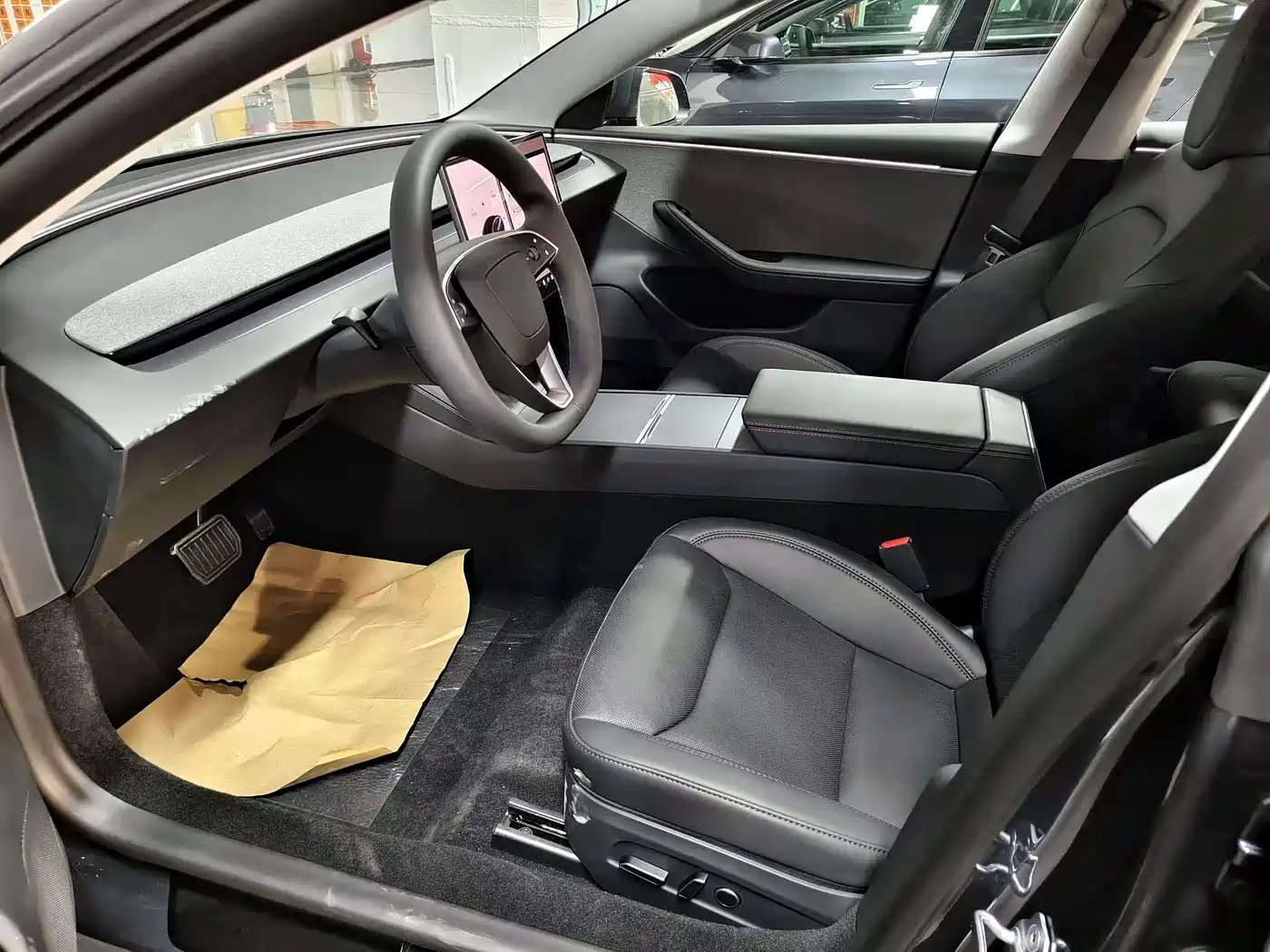 Tesla Model 3 2026 2025 Model Year Facelift Rear-Wheel Drive