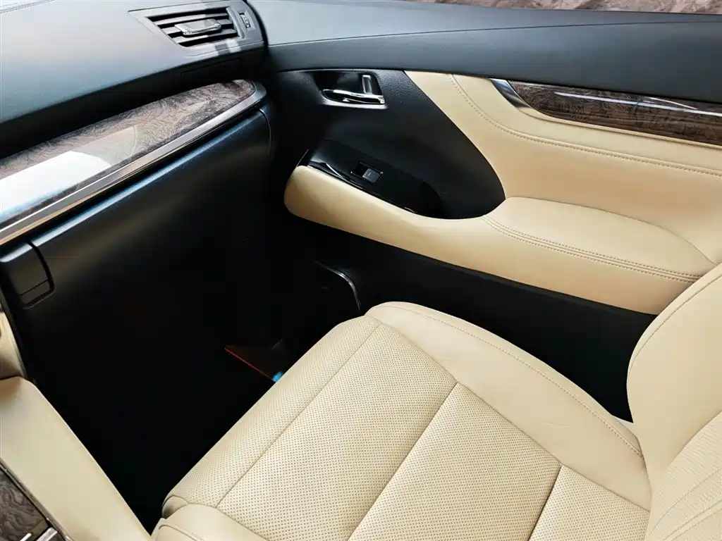 Toyota Alphard 2021 Hybrid 2.5L Premium фото 17