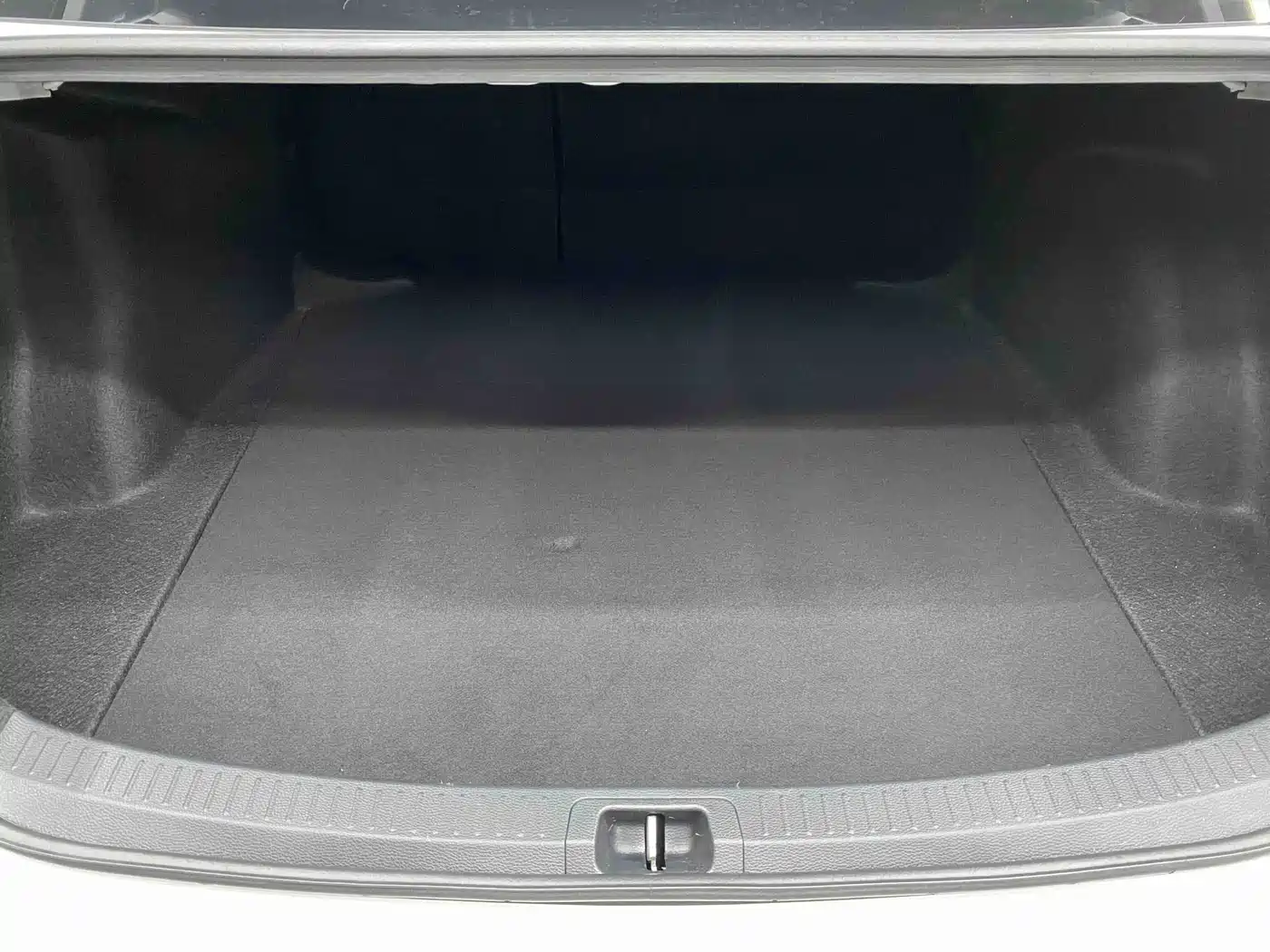 Toyota Levin 2023 Smart Hybrid 1.8L Luxury фото 15