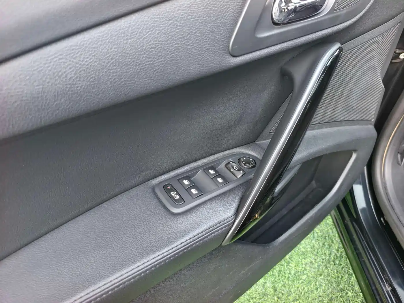 Peugeot 508 2011 2.3L Automatic Flagship фото 12