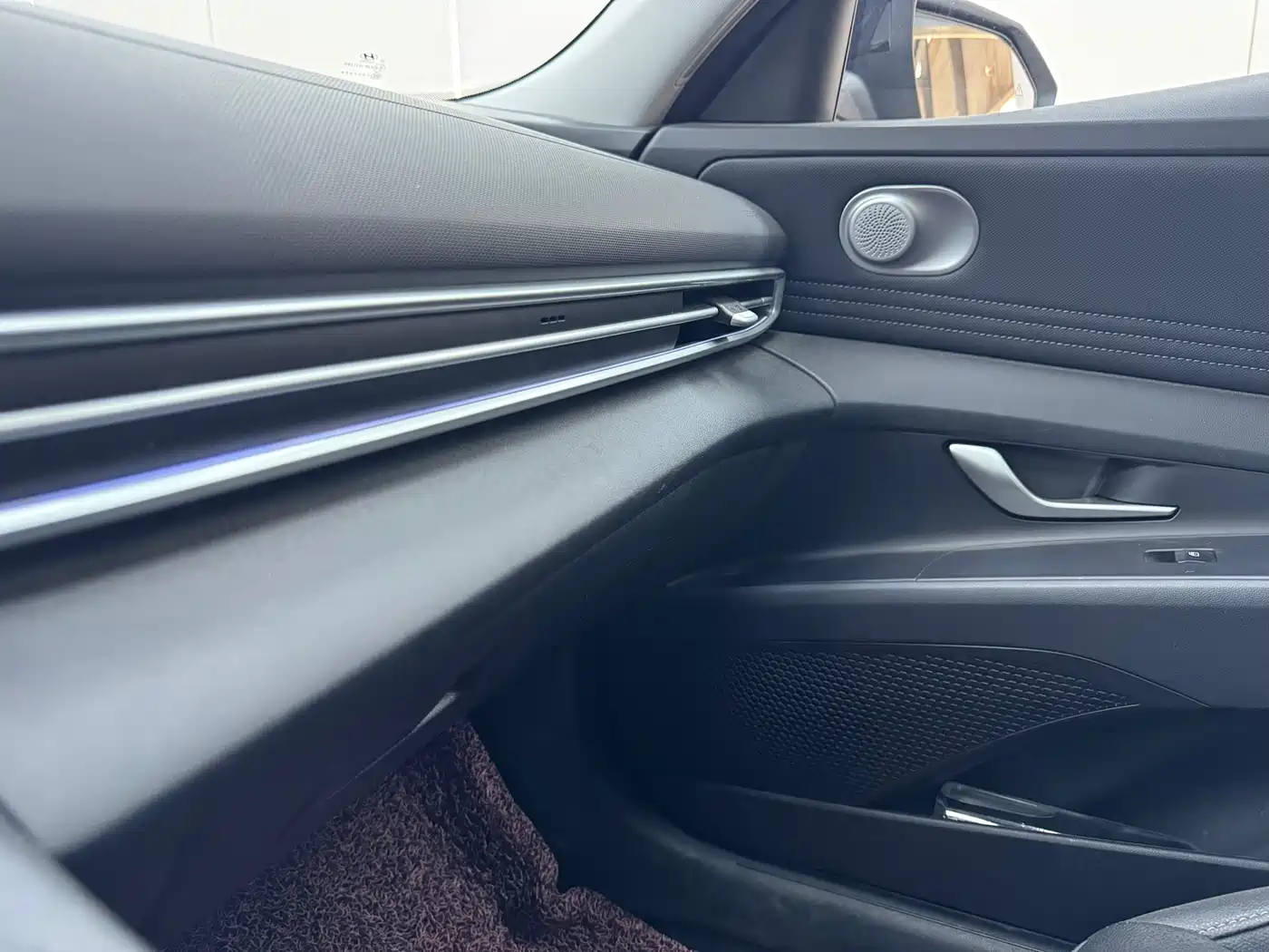 Hyundai Elantra 2023 1.5L CVT TOP Flagship Edition фото 16