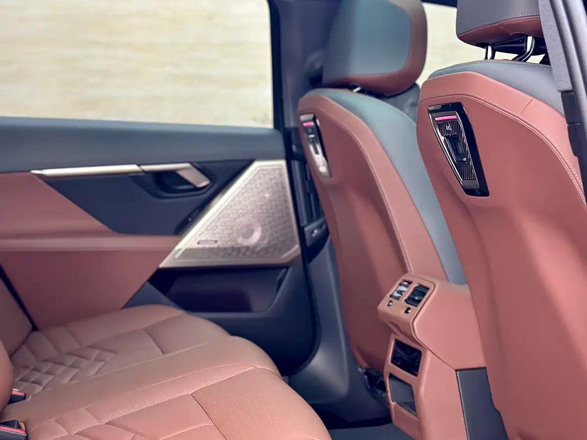 BMW 5 Series 2024 530Li Premium M Sport Package фото 7