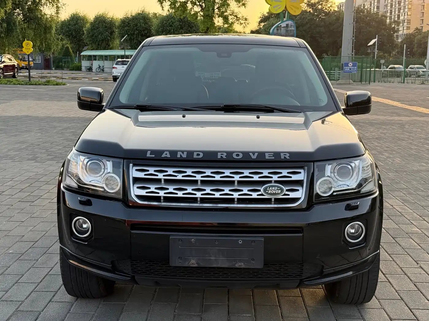 Land Rover Freelander 2 2014 2.0T Si4 SE Gasoline Edition фото 2