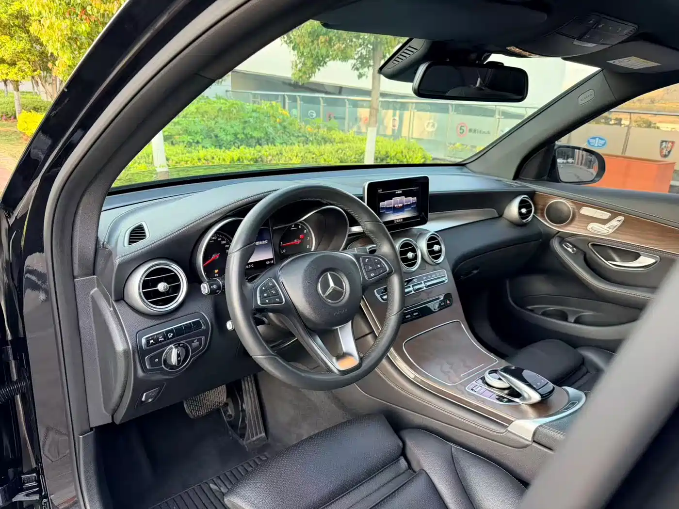 Mercedes-Benz GLC 2016 GLC 300 4MATIC Dynamic фото 7