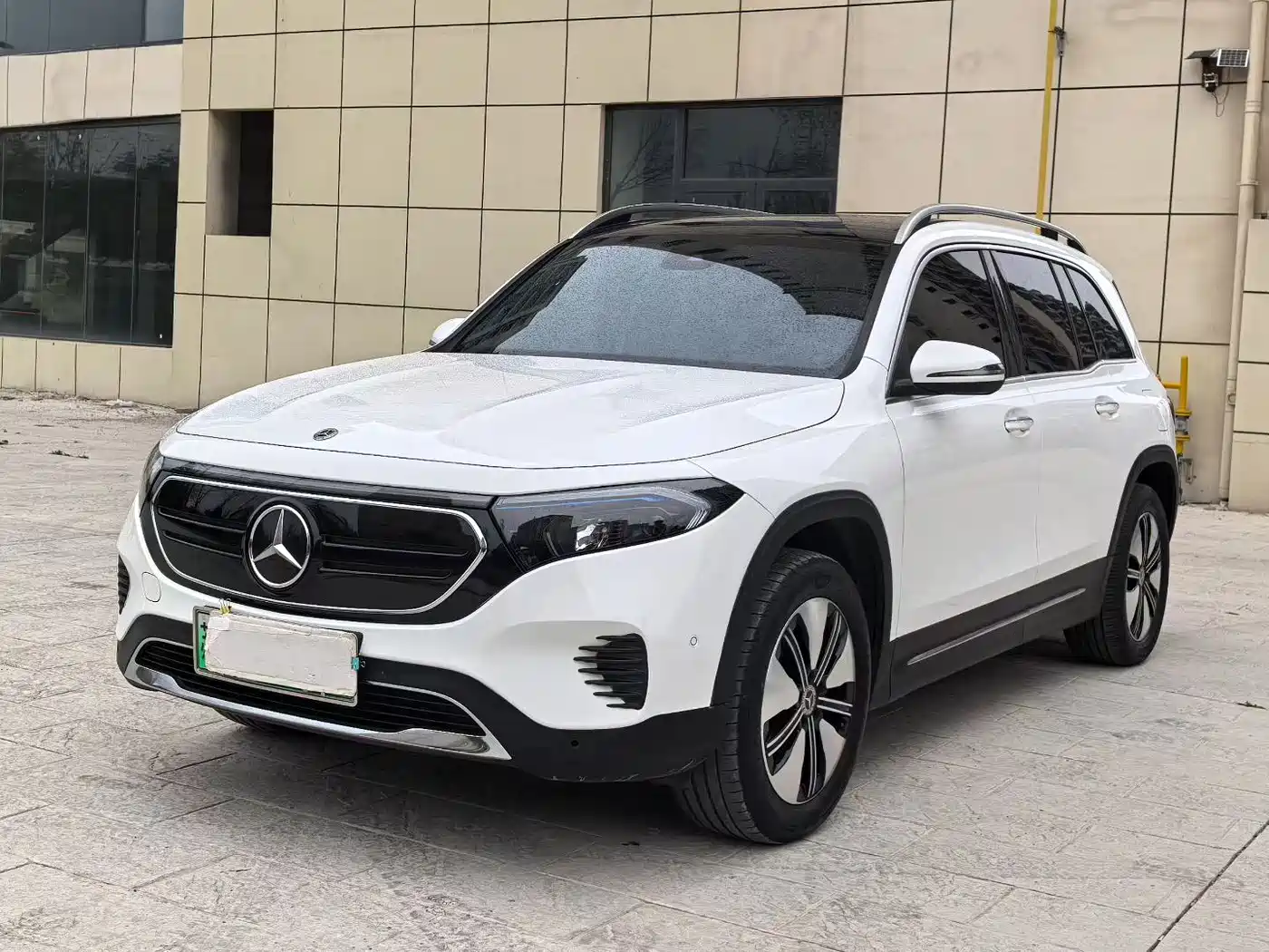 Mercedes-Benz EQB 2022