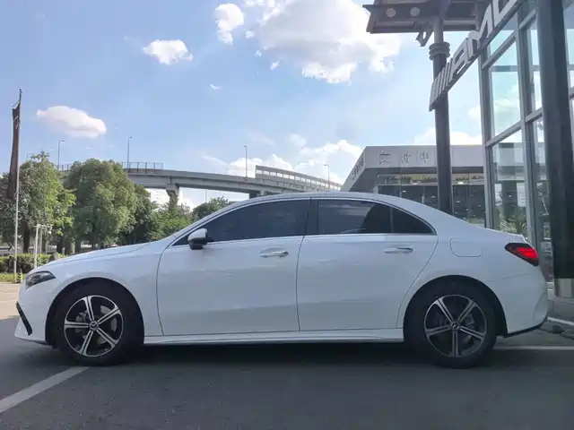 Mercedes-Benz A-Class 2024 A 200 L Fashion Edition — фото 5