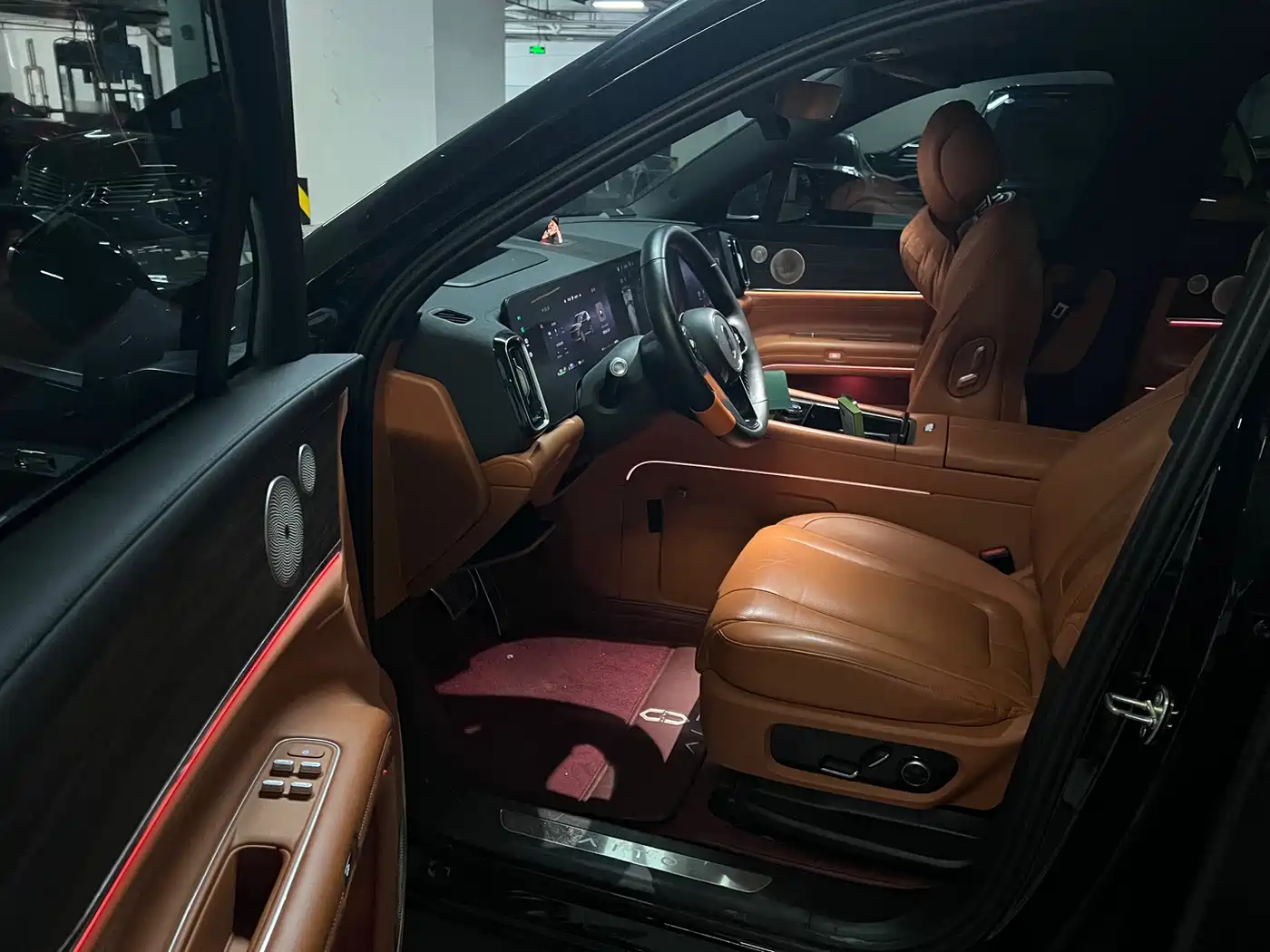 AITO Wenjie AITO M9 2024 Range Extender Max Edition 42kWh 6-seater фото 3