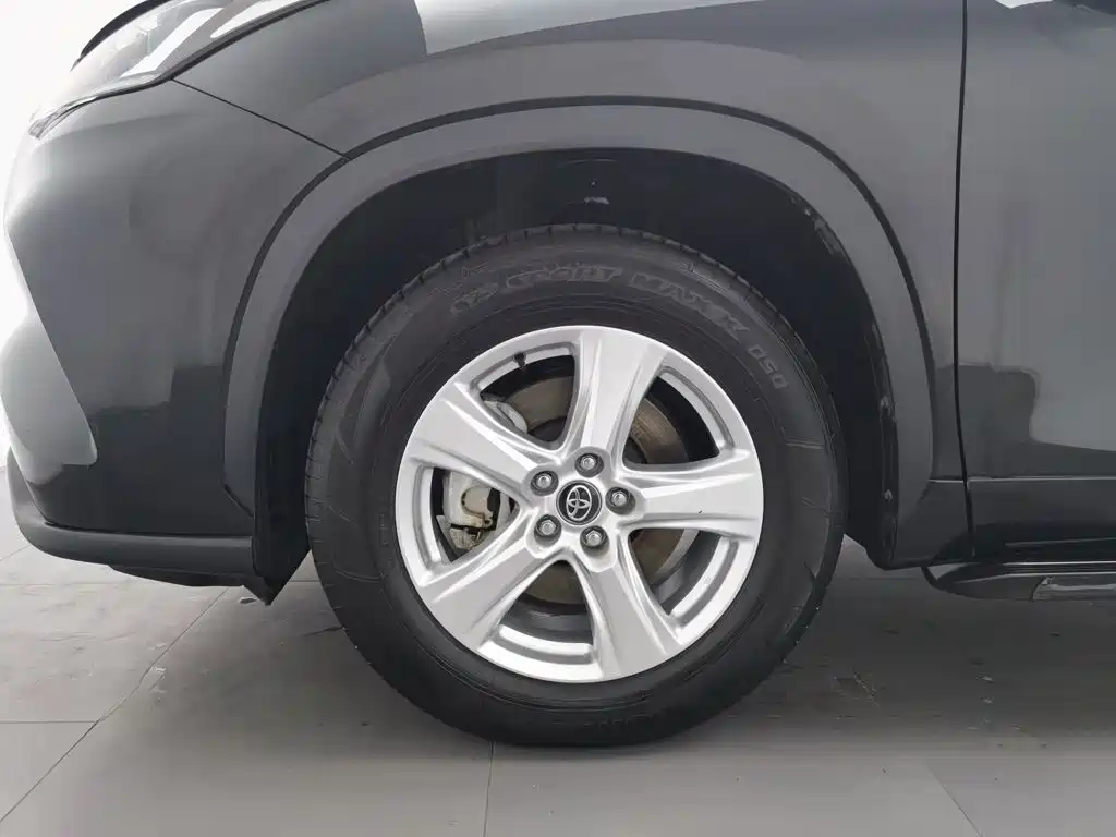 Фото 17 - Toyota Highlander