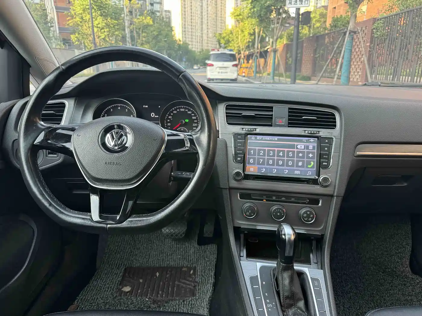 Volkswagen Golf 2015 1.6L Automatic Comfort фото 8