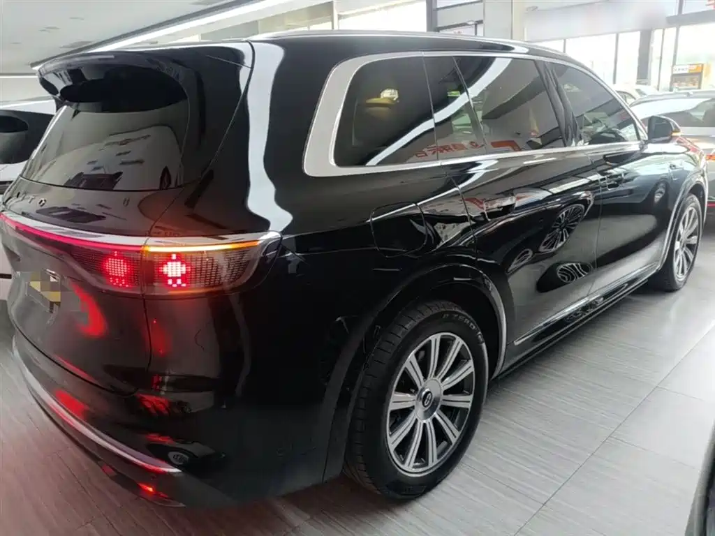 AITO Wenjie AITO M8 2025 Model Extended Range Max Edition 37kWh 6-Seater фото 7