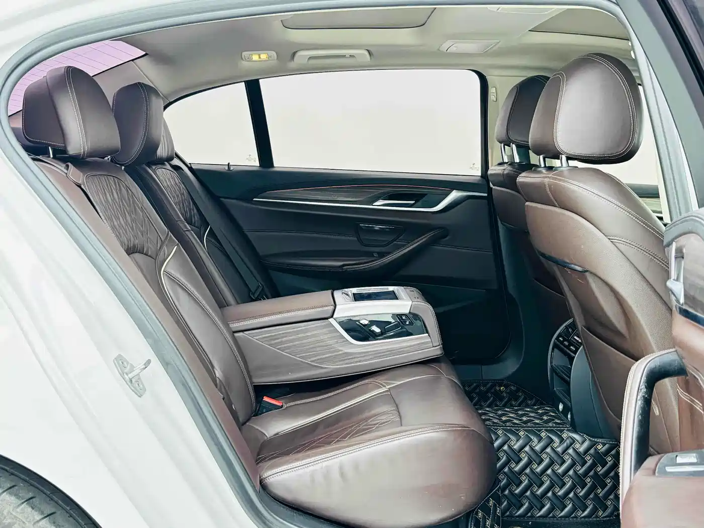 BMW 5 Series 2018 530Li Exclusive Luxury Package фото 16