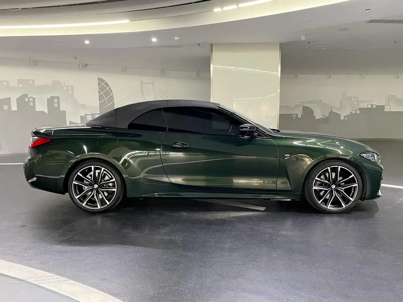 BMW 4 Series 2022 430i Convertible M Sport Shadow Night Package фото 25