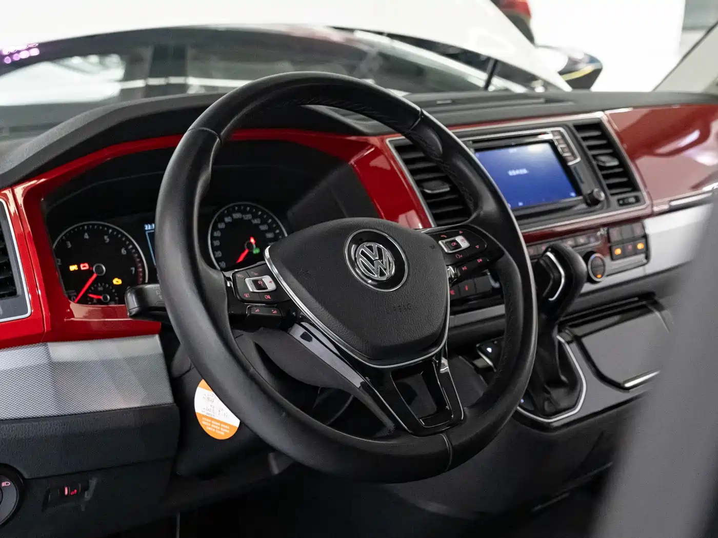 Volkswagen Multivan 2018 2.0TSI 4WD Leisure Edition 7-Seater фото 9