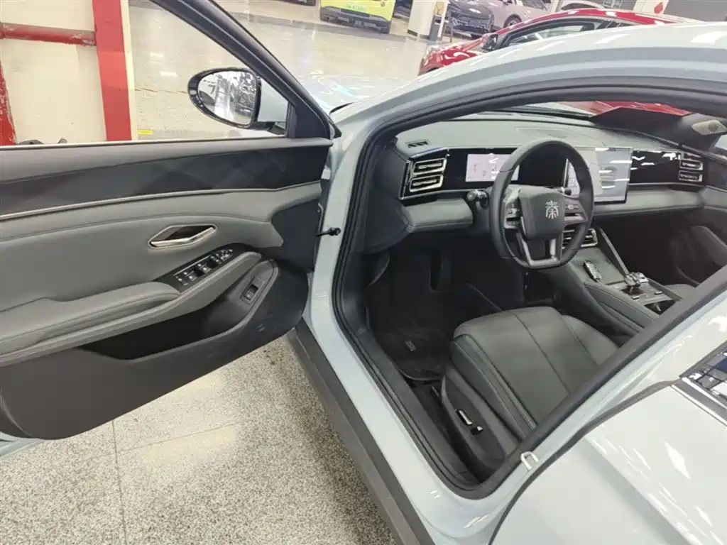 BYD Qin L 2025 DM-i Smart Drive Edition 120KM Surpassing фото 16