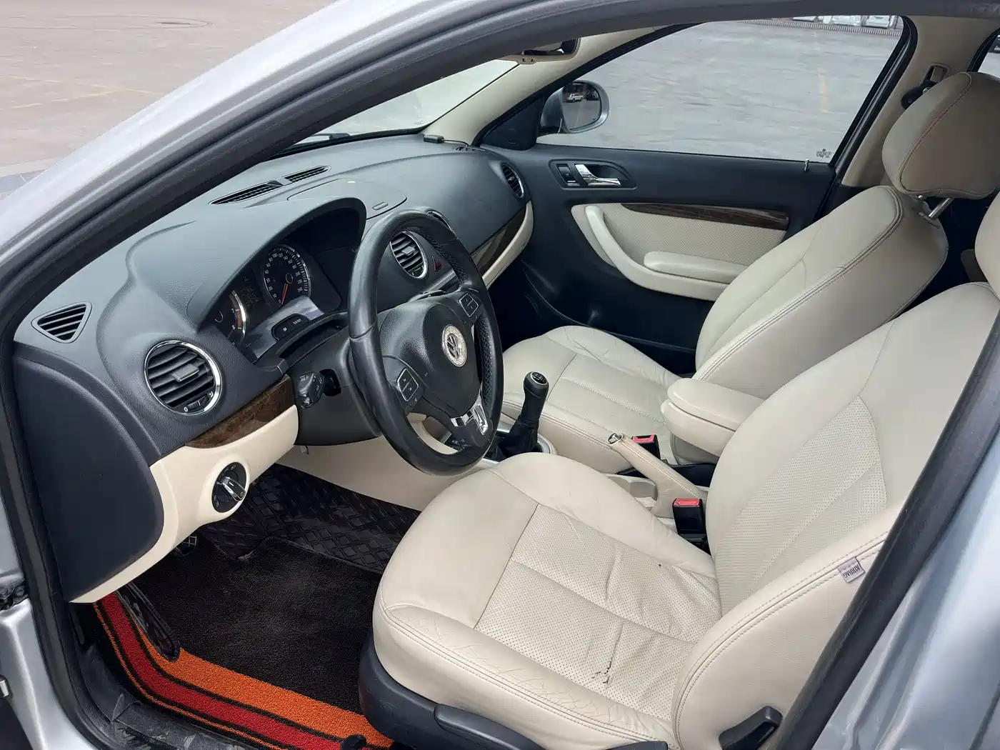 Volkswagen Lavida 2010 1.4TSI Sport Edition фото 4