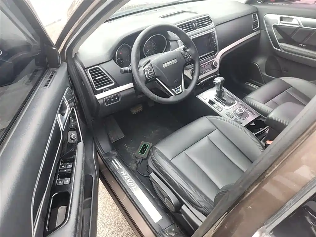 Haval H6 Coupe 2016 Blue Label 1.5T Automatic 2WD Urban фото 16