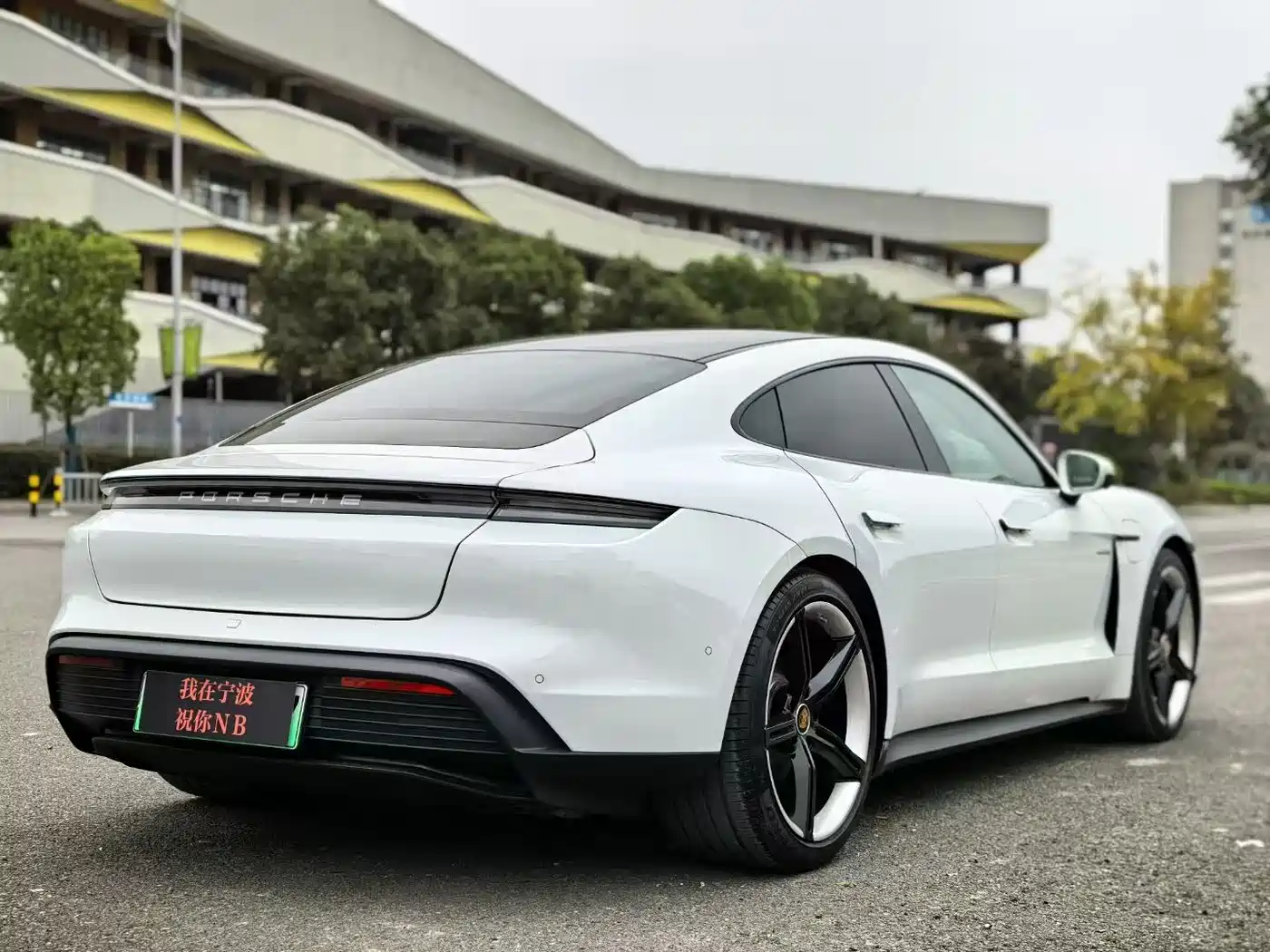 Porsche Taycan 2019 Taycan 4S фото 9