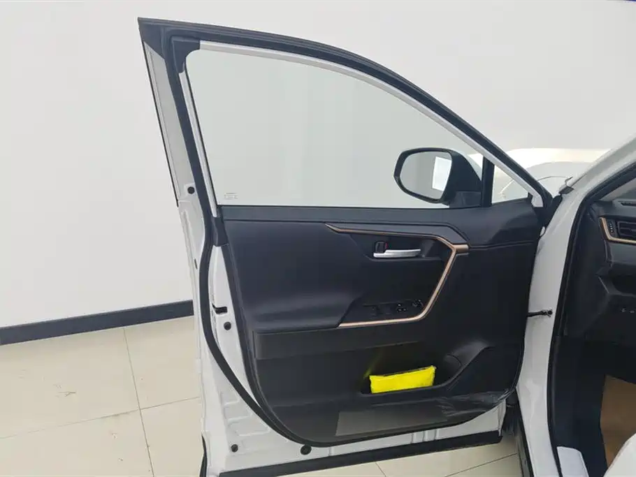 Toyota Wildlander 2024 2.0L CVT 2WD Luxury PLUS Edition фото 7