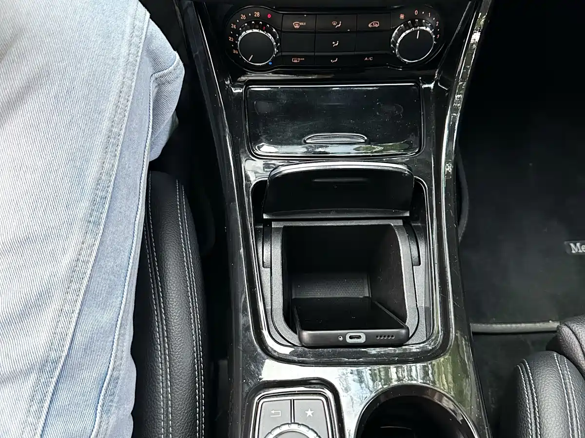 Mercedes-Benz CLA (Import) 2017 Facelift CLA 200 Style фото 14