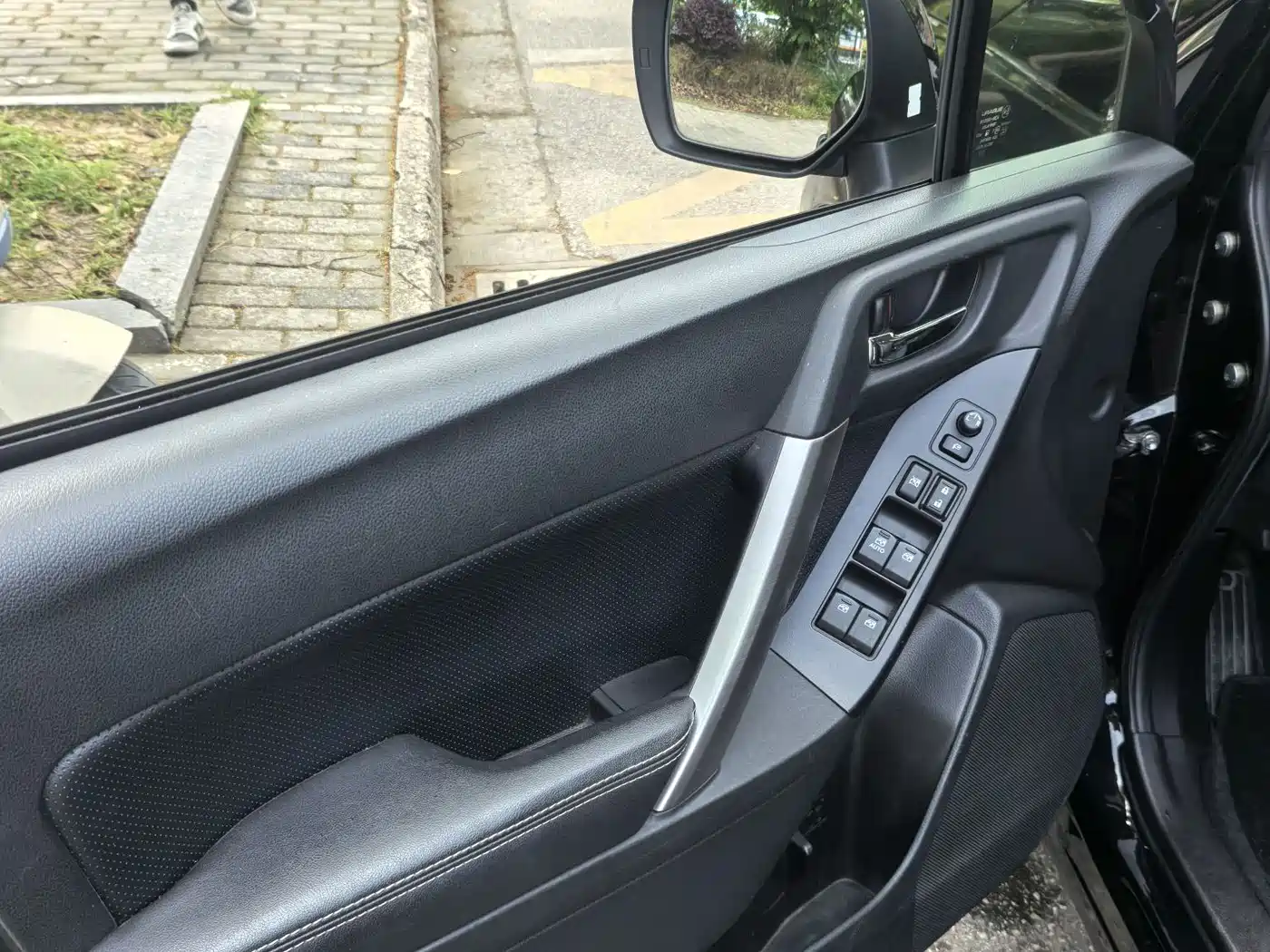 Subaru Forester 2013 2.5i Automatic Luxury Edition фото 6