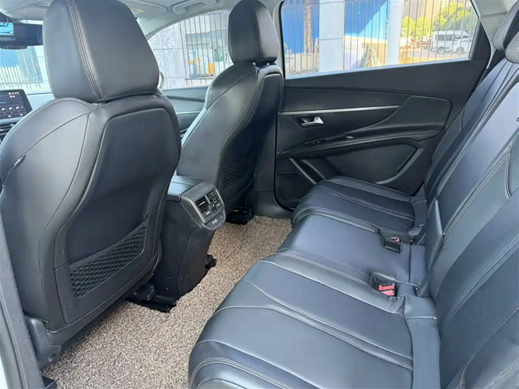 Peugeot 5008 2017 380THP 7-seat Elite Edition фото 14